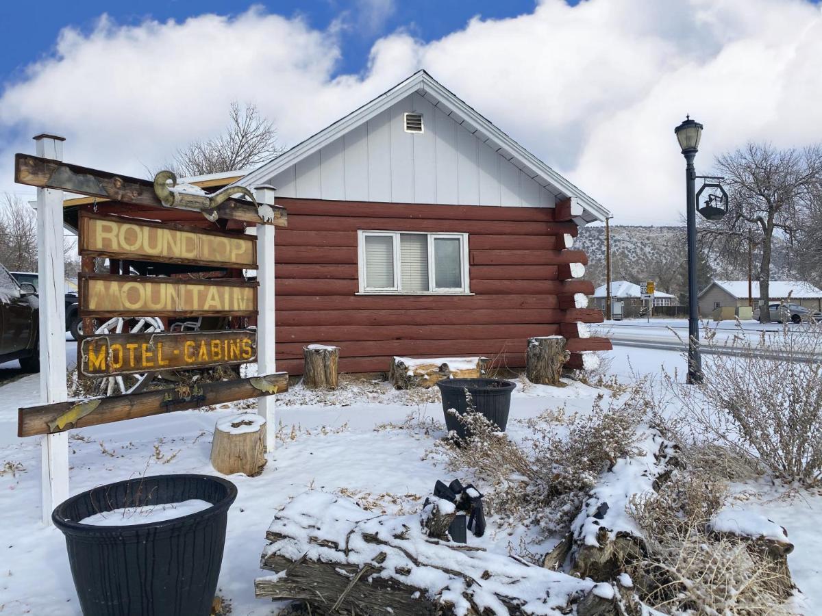 Roundtop Mountain Vista - Cabins And Motel Термополіс Екстер'єр фото