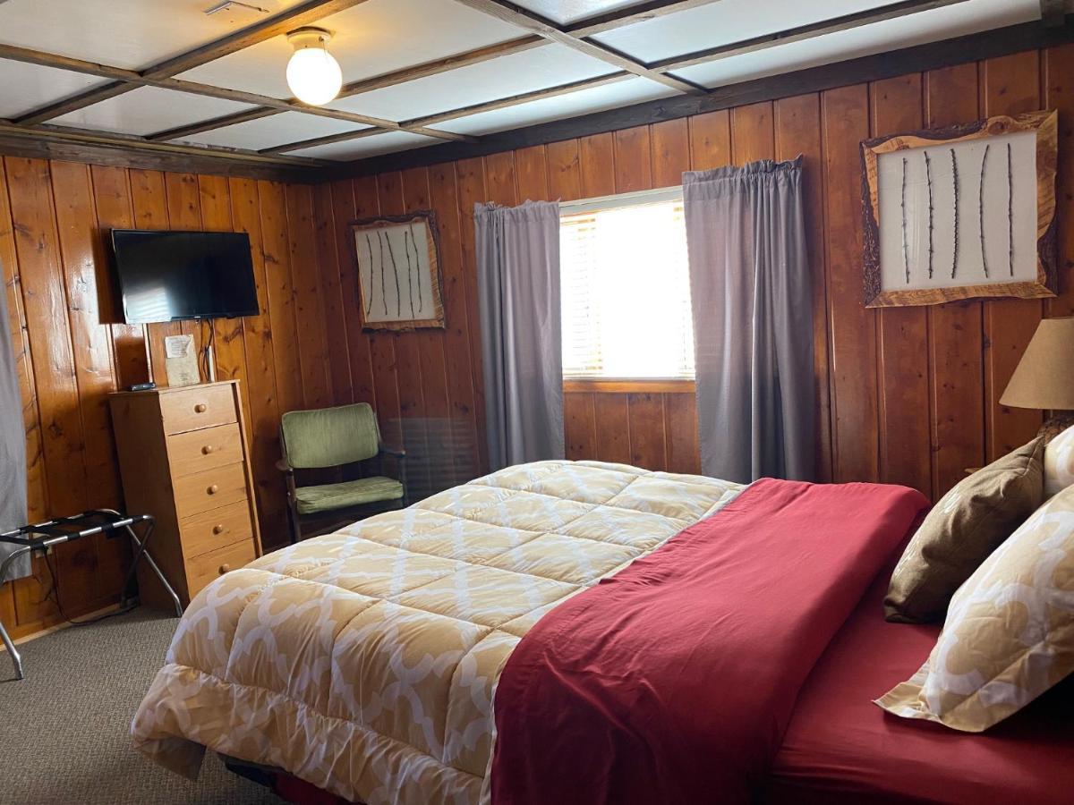 Roundtop Mountain Vista - Cabins And Motel Термополіс Екстер'єр фото