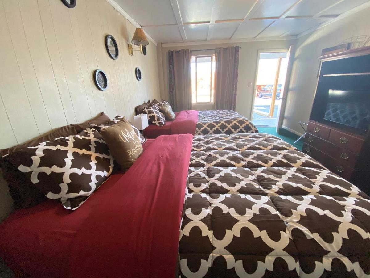 Roundtop Mountain Vista - Cabins And Motel Термополіс Номер фото